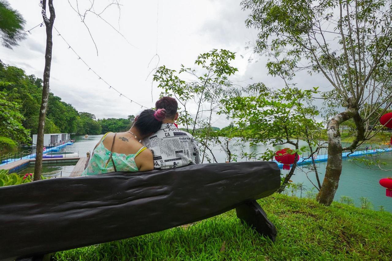 Roxy Tasik Biru Resort City Bau Kültér fotó