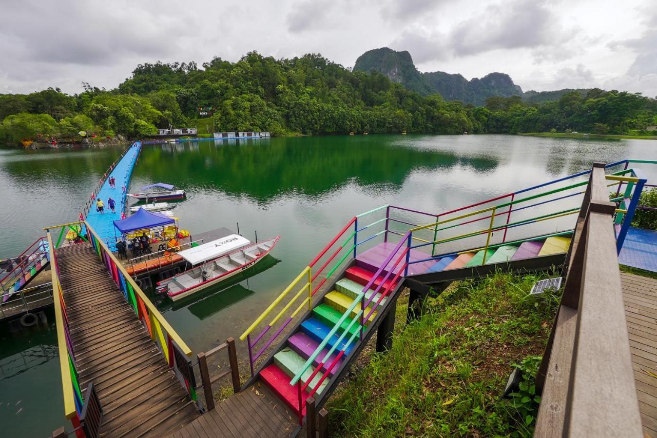 Roxy Tasik Biru Resort City Bau Kültér fotó