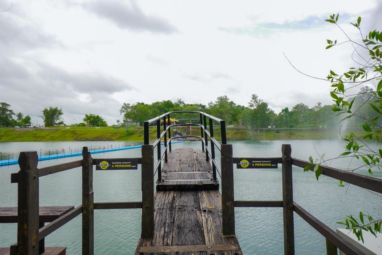 Roxy Tasik Biru Resort City Bau Kültér fotó