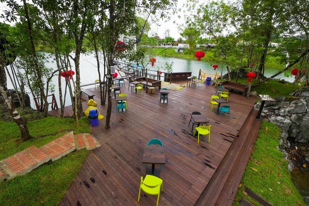 Roxy Tasik Biru Resort City Bau Kültér fotó