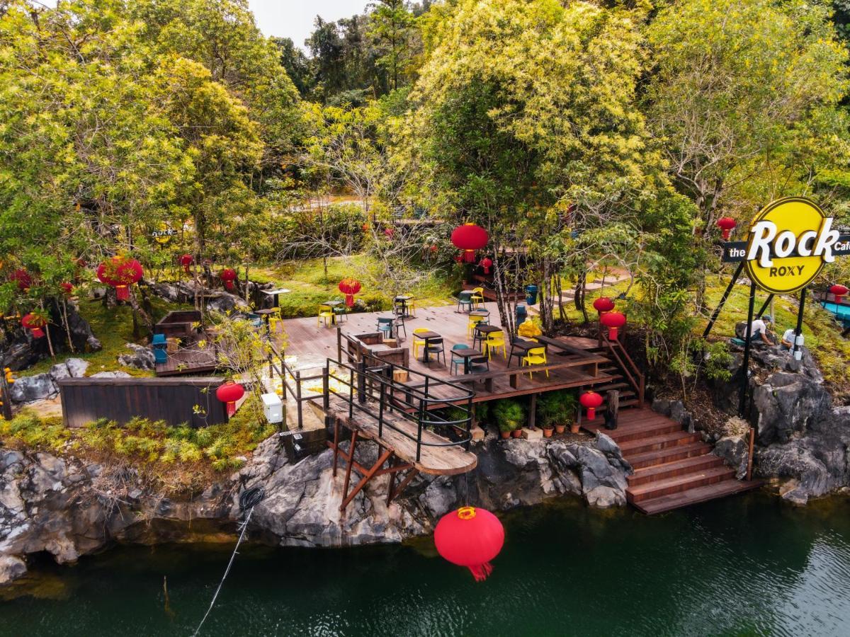 Roxy Tasik Biru Resort City Bau Kültér fotó