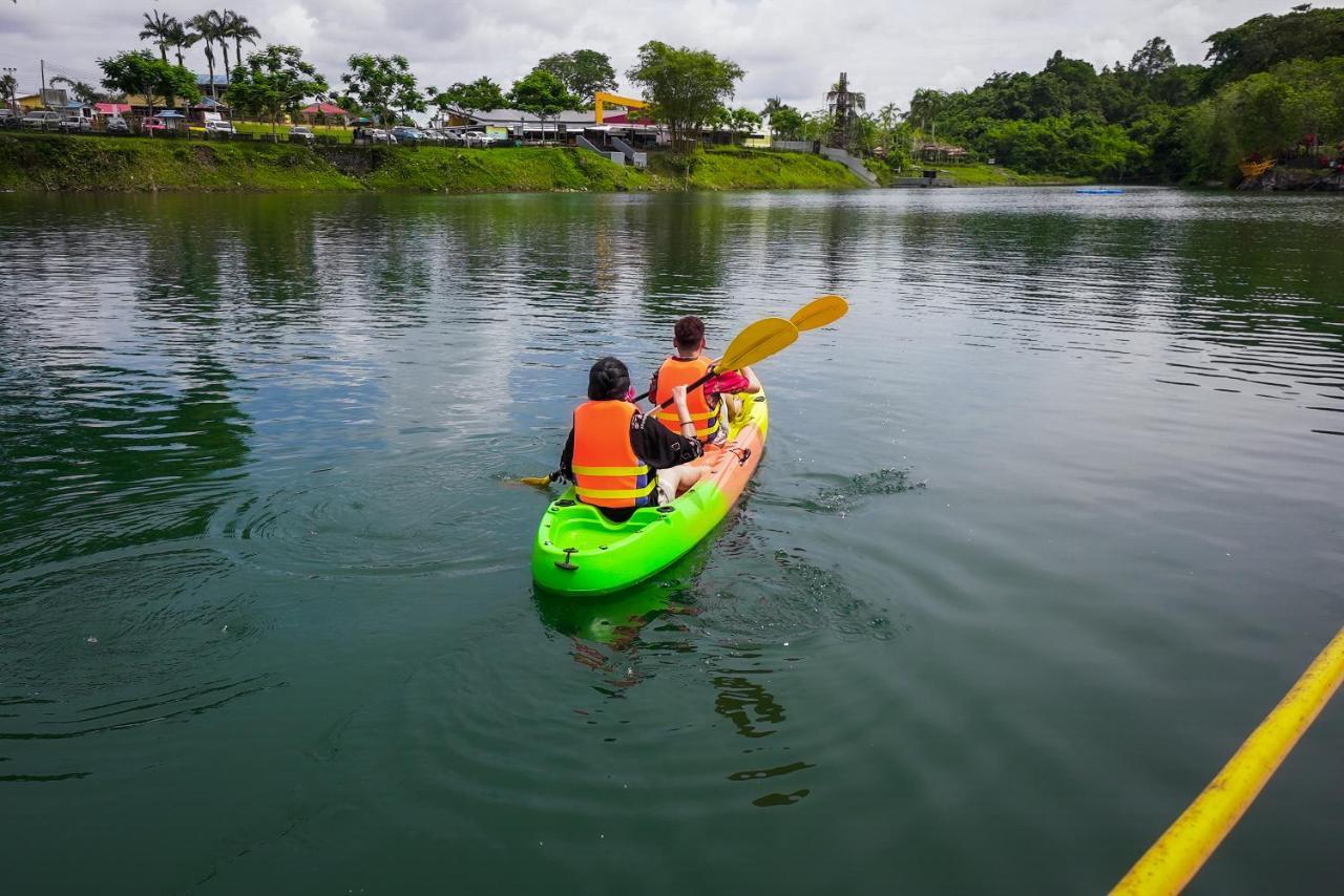 Roxy Tasik Biru Resort City Bau Kültér fotó
