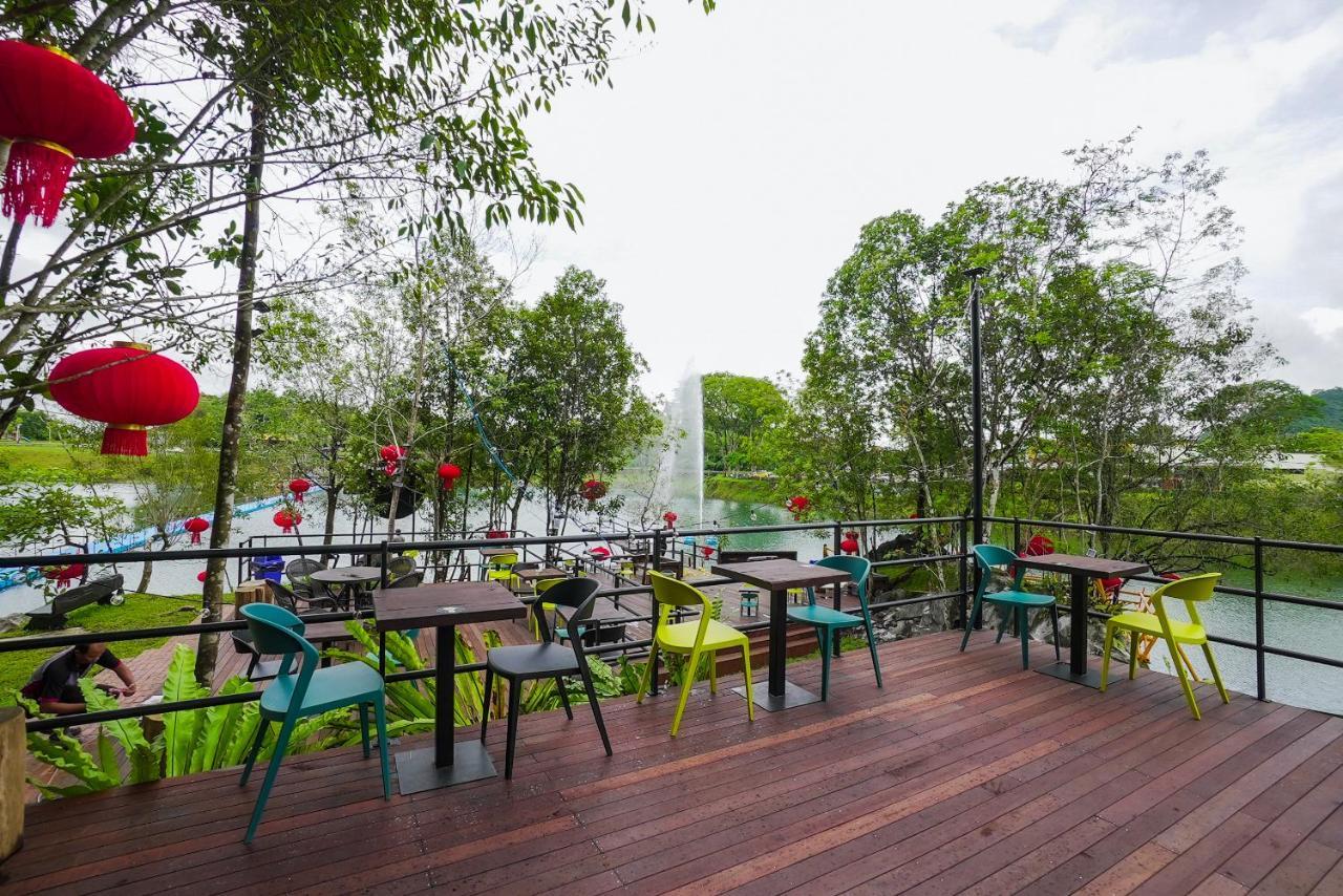 Roxy Tasik Biru Resort City Bau Kültér fotó